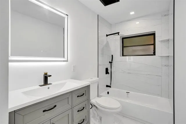 $715,000 | 5840 Southwest 14th Street, Plantation, FL 33317