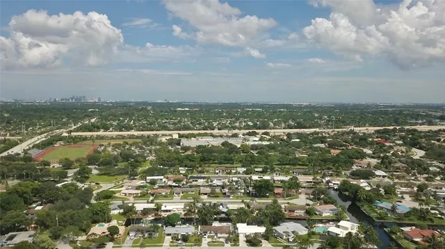 $715,000 | 5840 Southwest 14th Street, Plantation, FL 33317