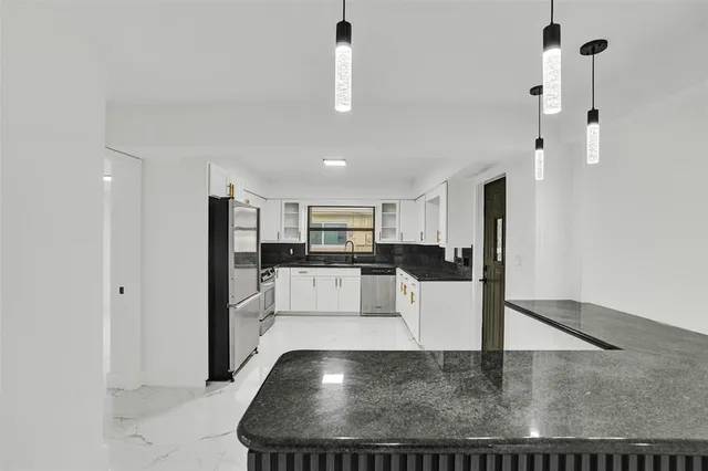 $715,000 | 5840 Southwest 14th Street, Plantation, FL 33317