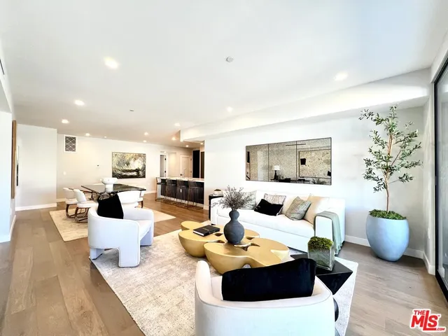$1,579,000 | 1017 North Croft Avenue, Unit 302, Los Angeles, CA 90069