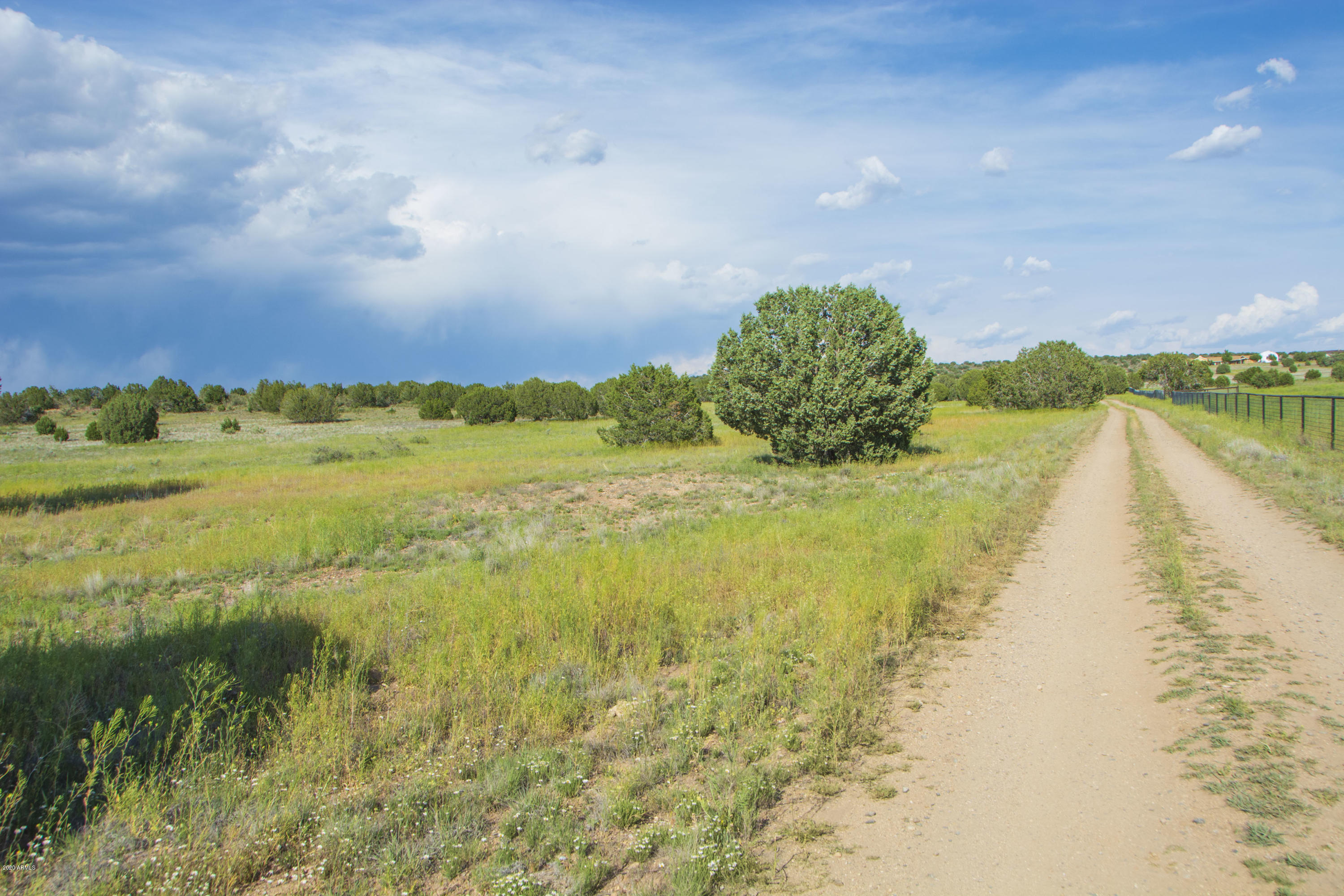 12-x2 East 12-x2 E Cougar Ridge Road, Unit 2 Paulden, AZ 86334 - Photo 11 of 12 DSC_7618
