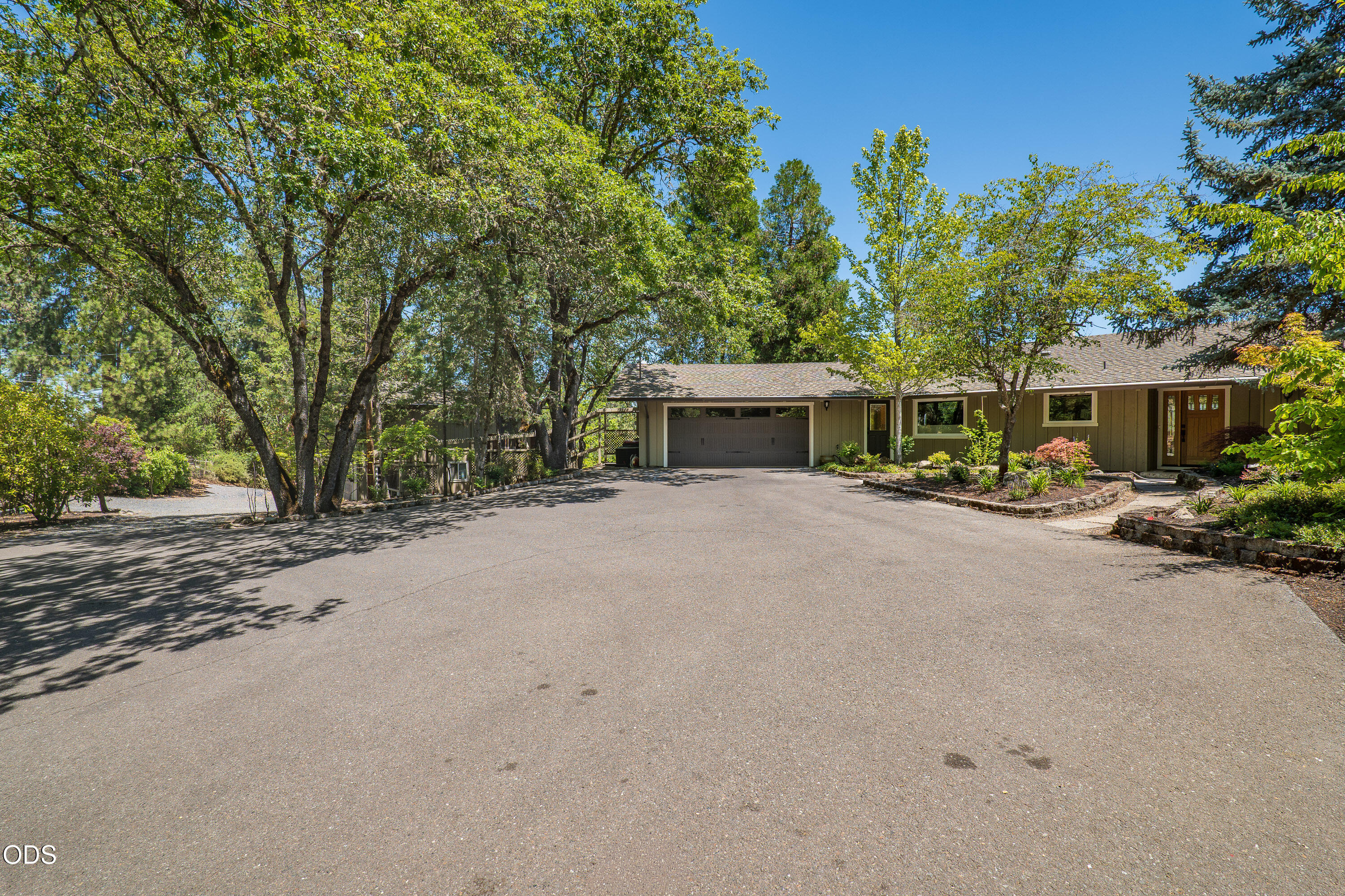 2564 Old Military Road Central Point, OR 97502 - Photo 36 of 68 Gallery Image 36
