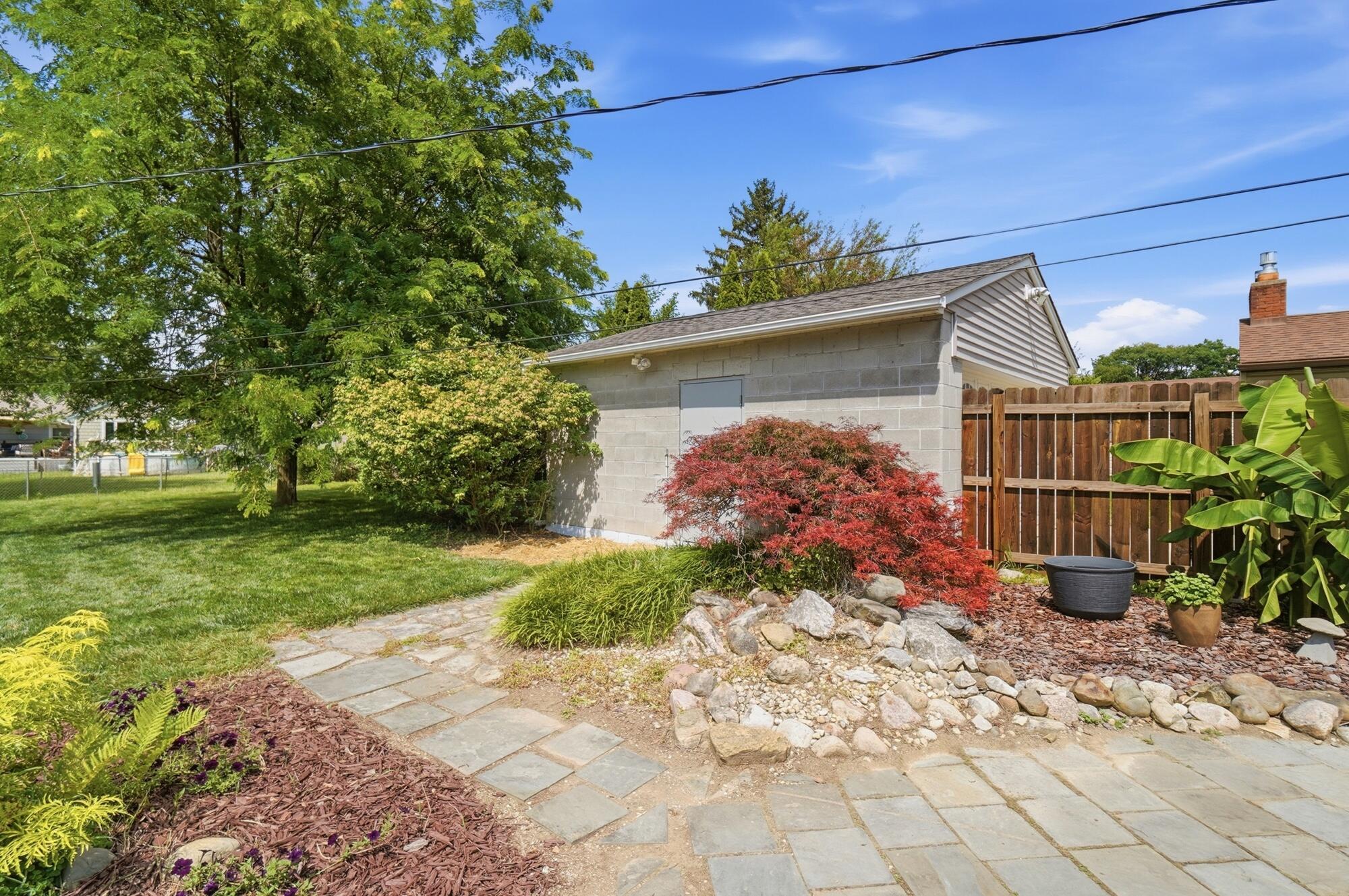 622 East Beaumont Road Columbus, OH 43214 - Photo 53 of 56 059