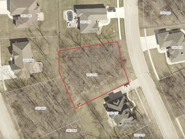 $70,500 | 1028 Oakwood Drive, Morris, IL 60450