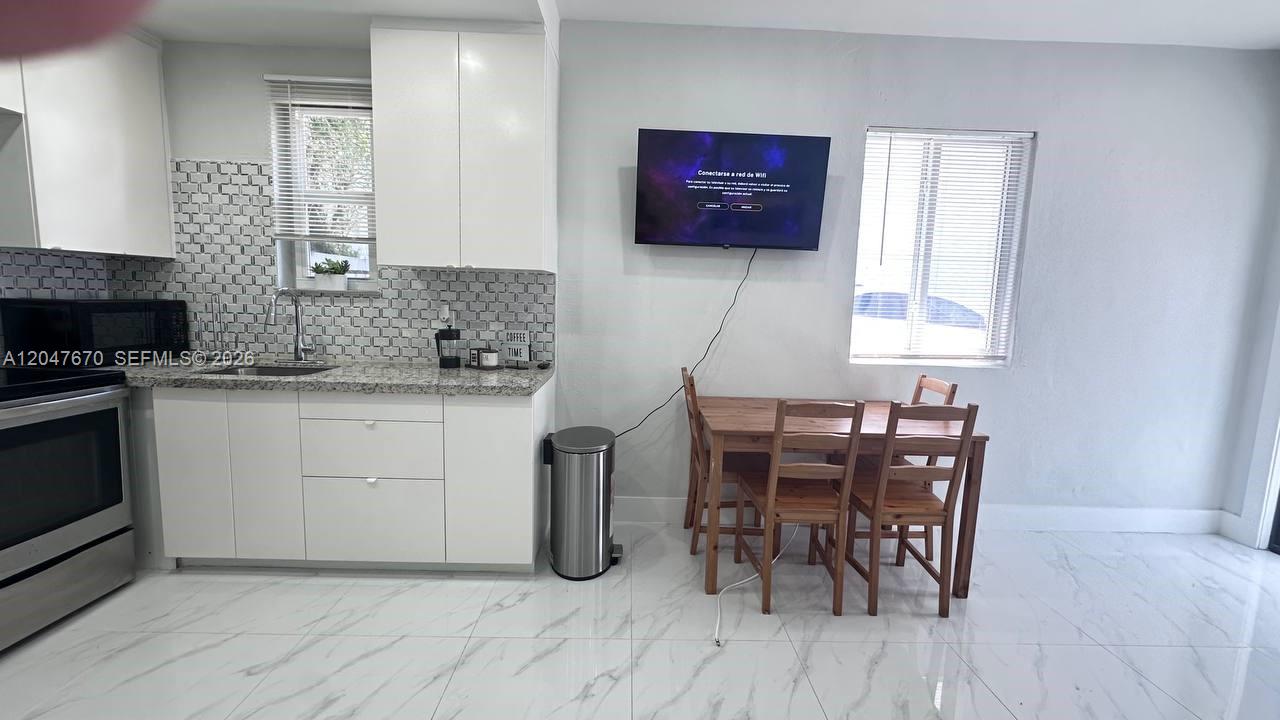 320 Southwest 29th Road, Unit COTTAGE Miami, FL 33129 - Photo 7 of 26
