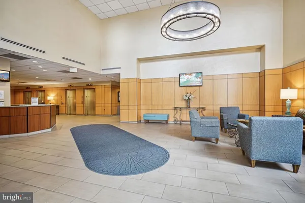 $3,400 | 1211 South Eads Street, Unit 804, Arlington, VA 22202