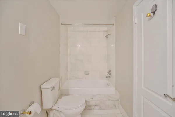 $3,250 | 1211 South Eads Street, Unit 804, Arlington, VA 22202