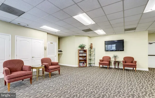 $3,250 | 1211 South Eads Street, Unit 804, Arlington, VA 22202