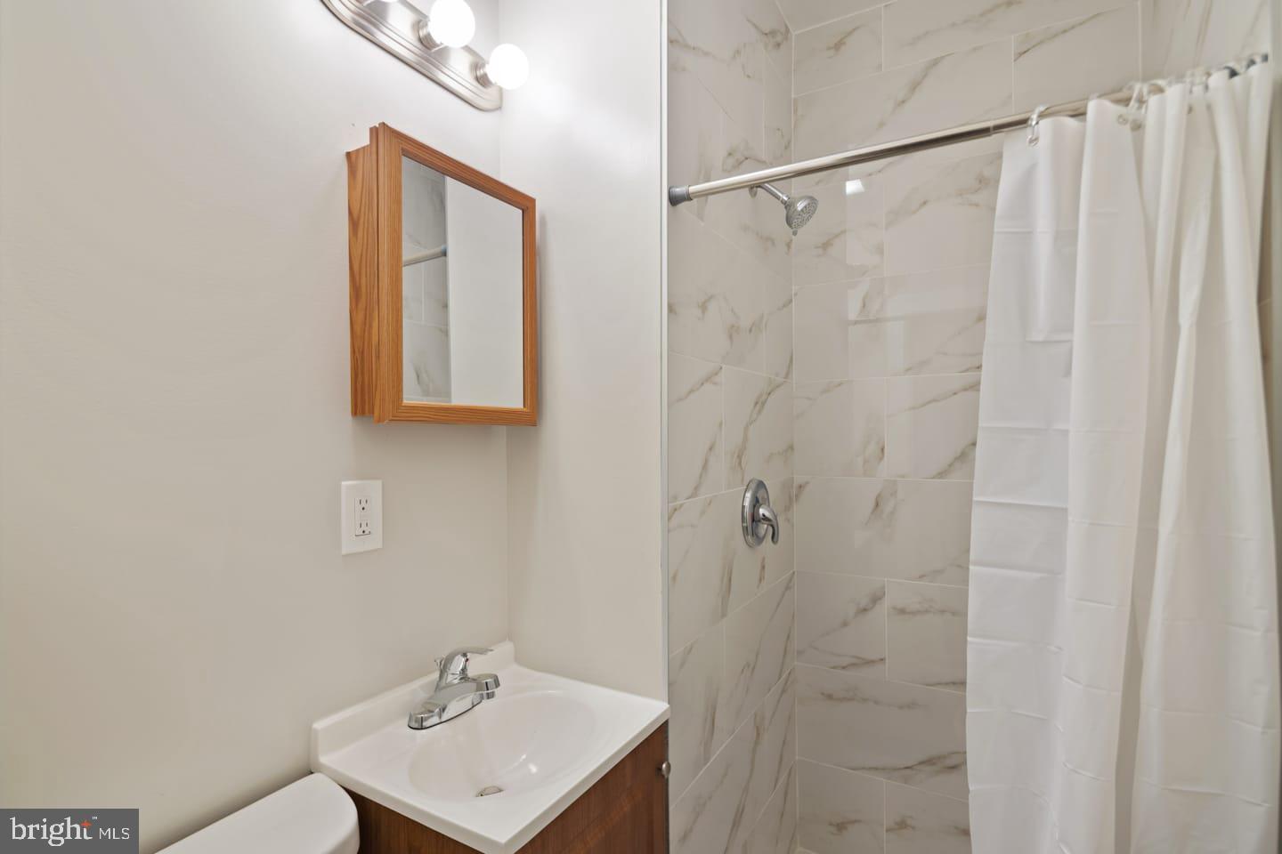 1912 Orthodox Street Philadelphia, PA 19124 - Photo 5 of 22