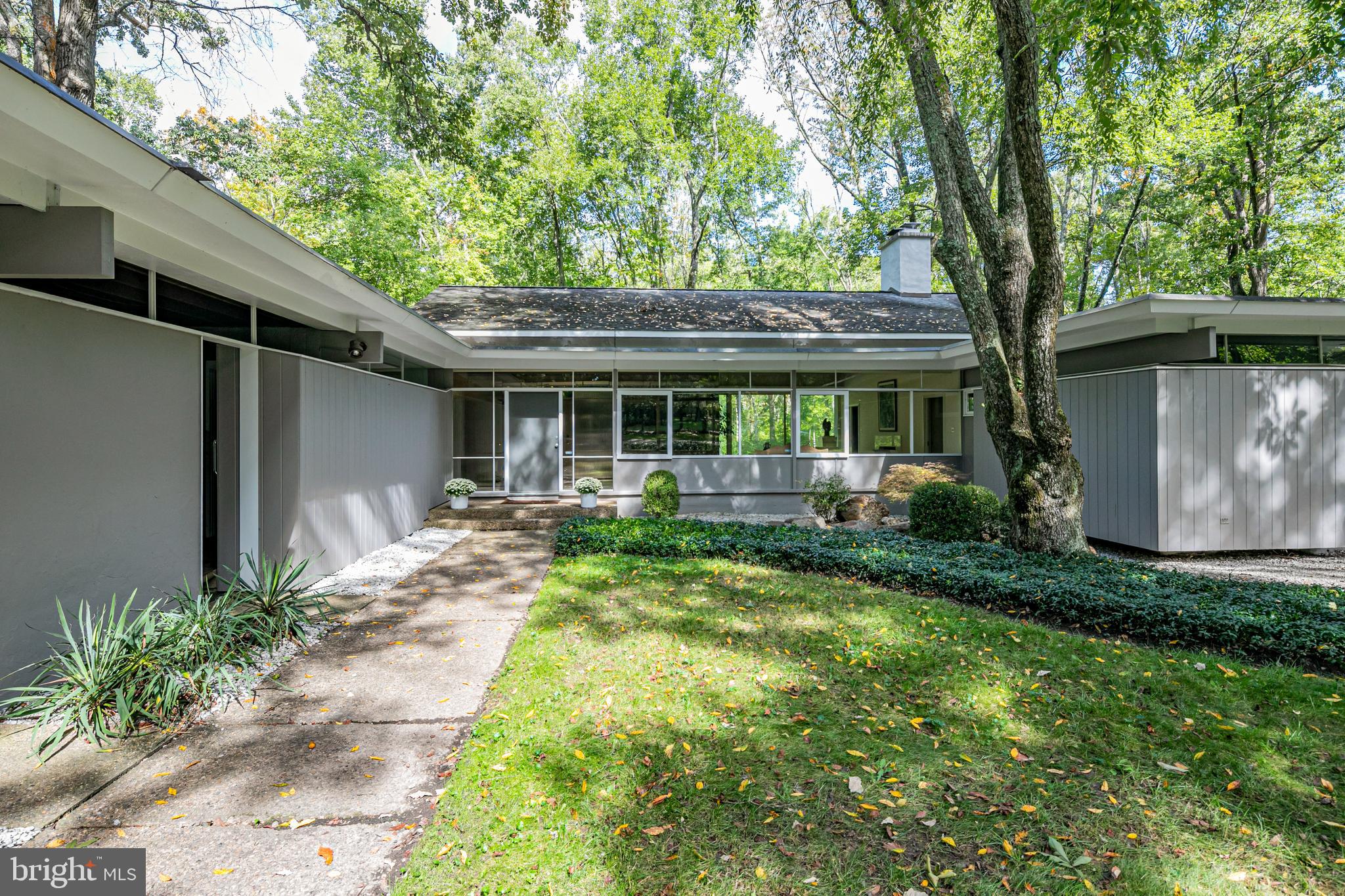 24 Brookstone Drive Princeton, NJ 08540 - Photo 2 of 6