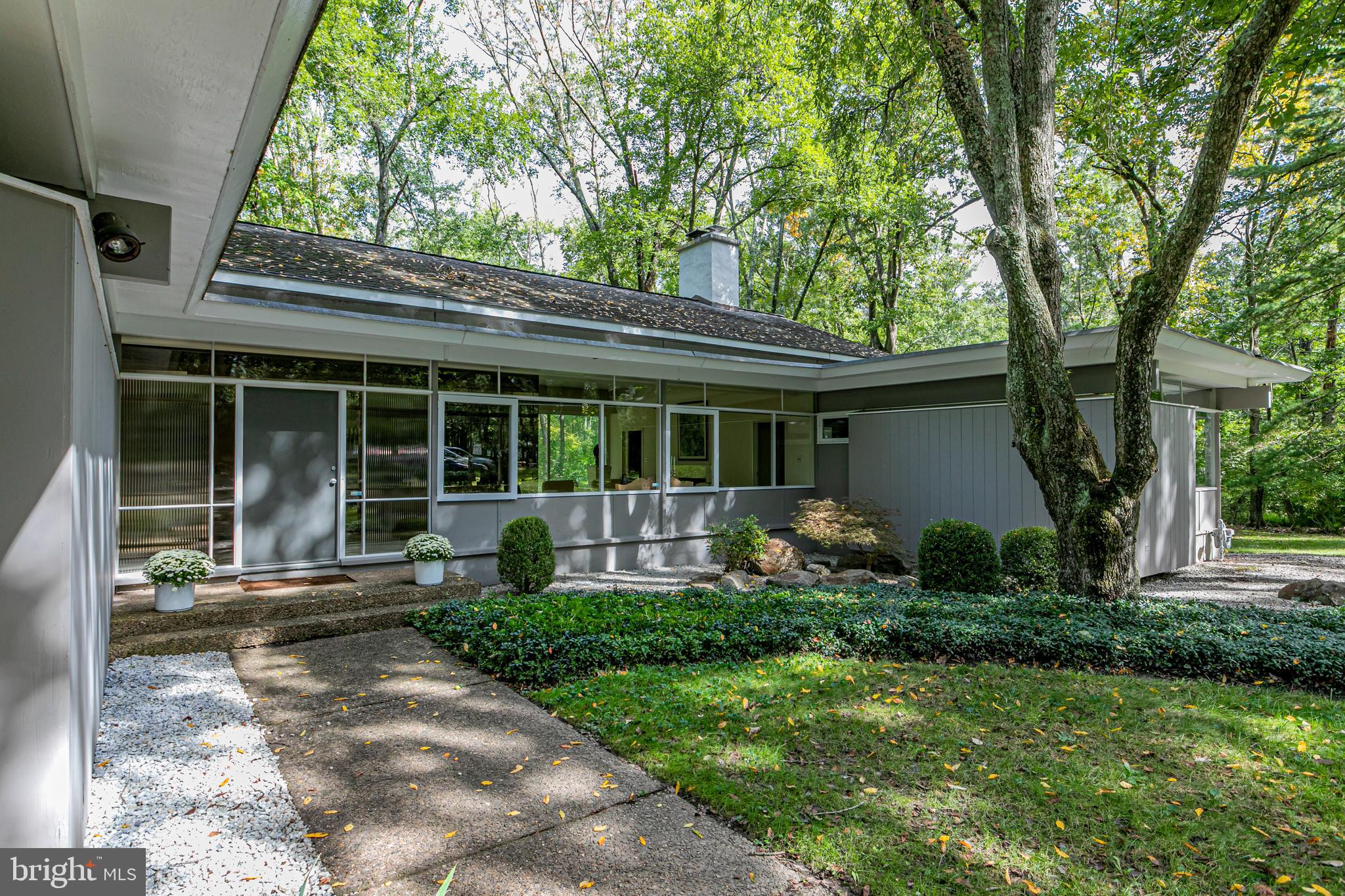 24 Brookstone Drive Princeton, NJ 08540 - Photo 3 of 6