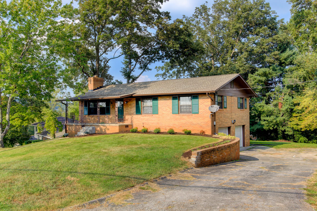 3704 Frostwood Road Knoxville, TN 37921 - Photo 2 of 23 + Perceptions (1)