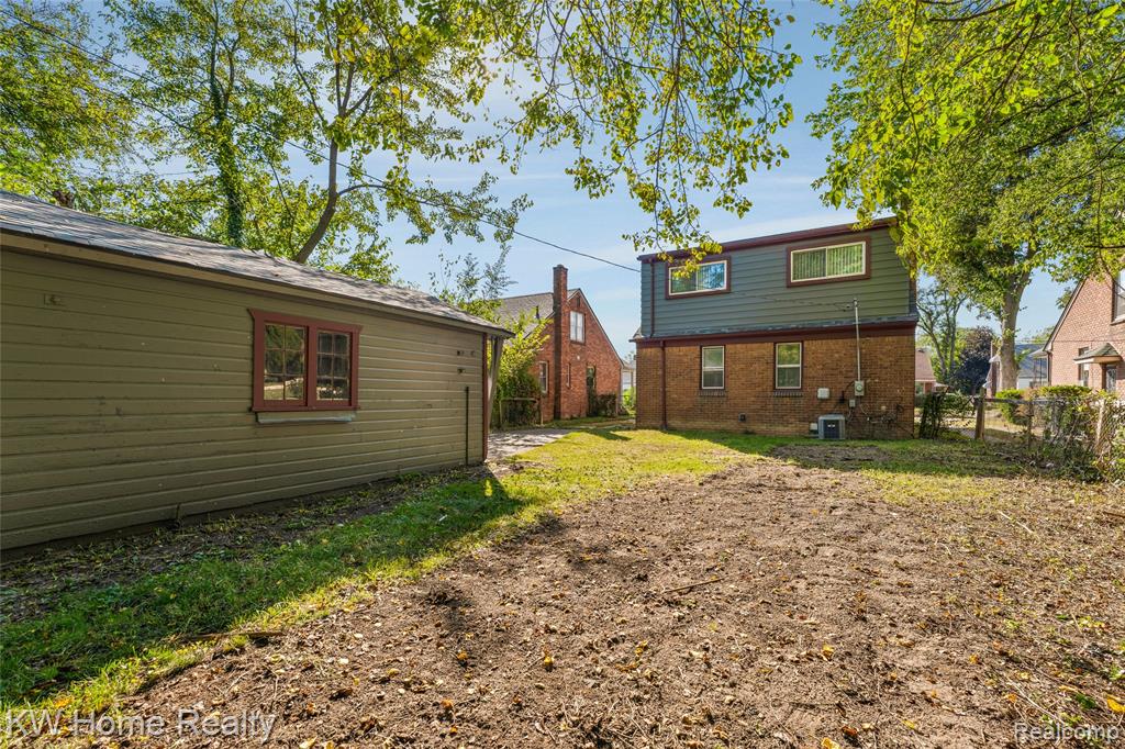 19480 Edinborough Road Detroit, MI 48219 - Photo 32 of 33