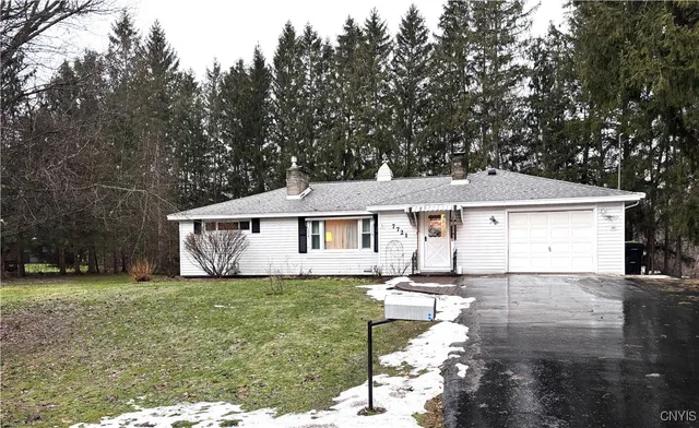 $250,000 | 7721 Marie Drive, Manlius, NY 13082