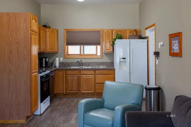 $925,000 | 400 Dominy Road, Lone Pine, CA 93545