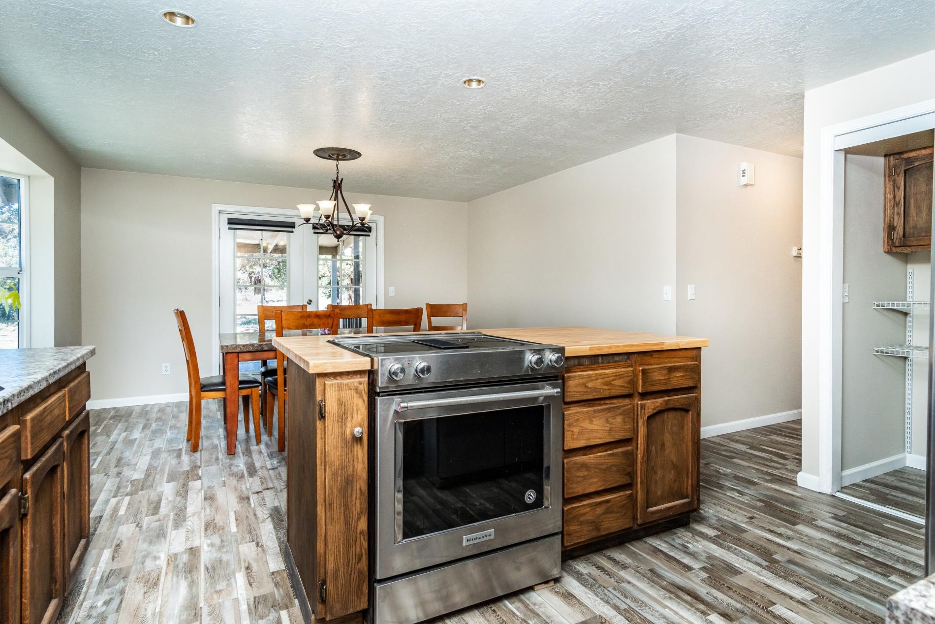 64478 McGrath Road Bend, OR 97701 - Photo 14 of 41 batch_64484 McGrath Rd, Bend-23