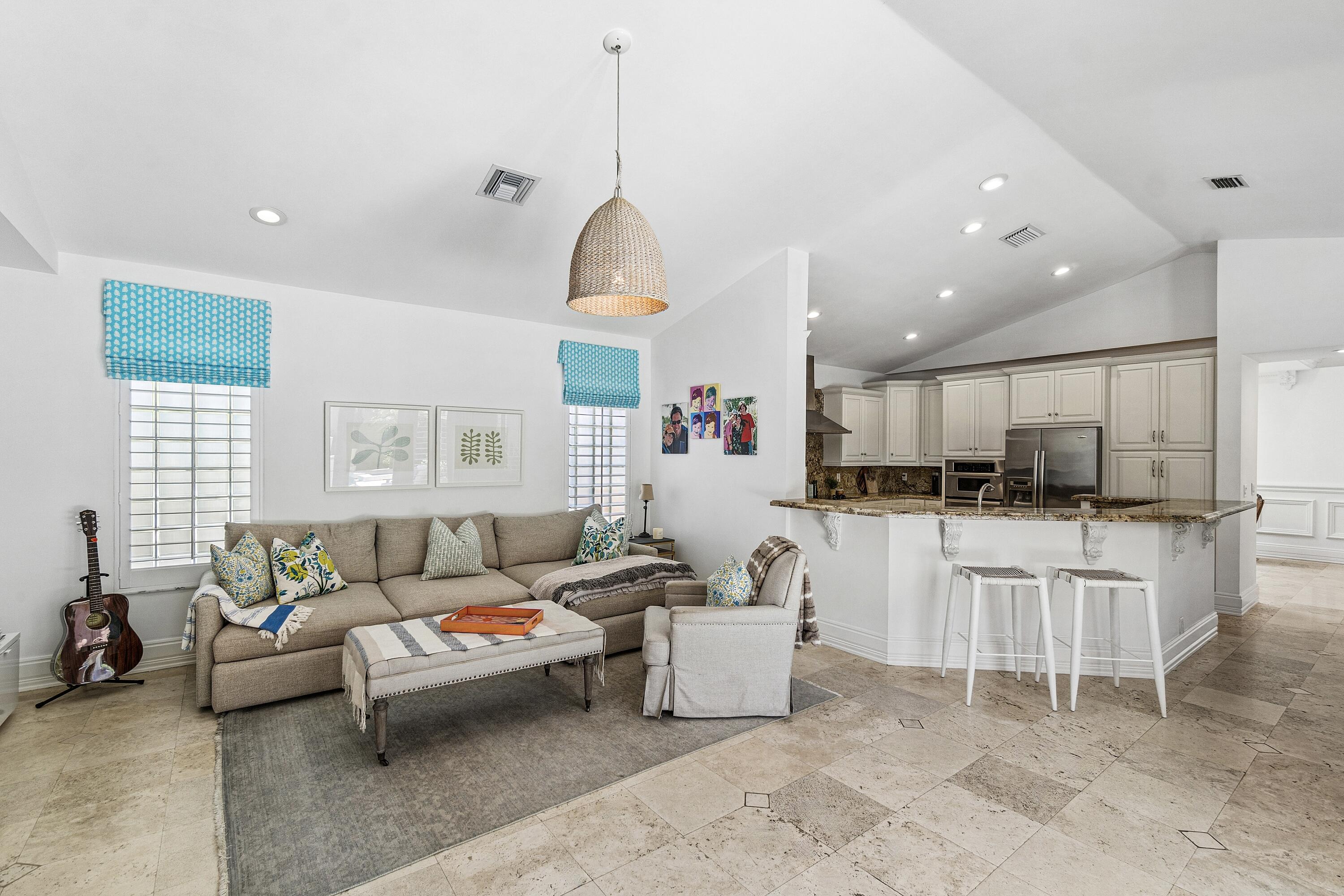 6206 Northwest 23rd Street Boca Raton, FL 33434 - Photo 8 of 36 Family room