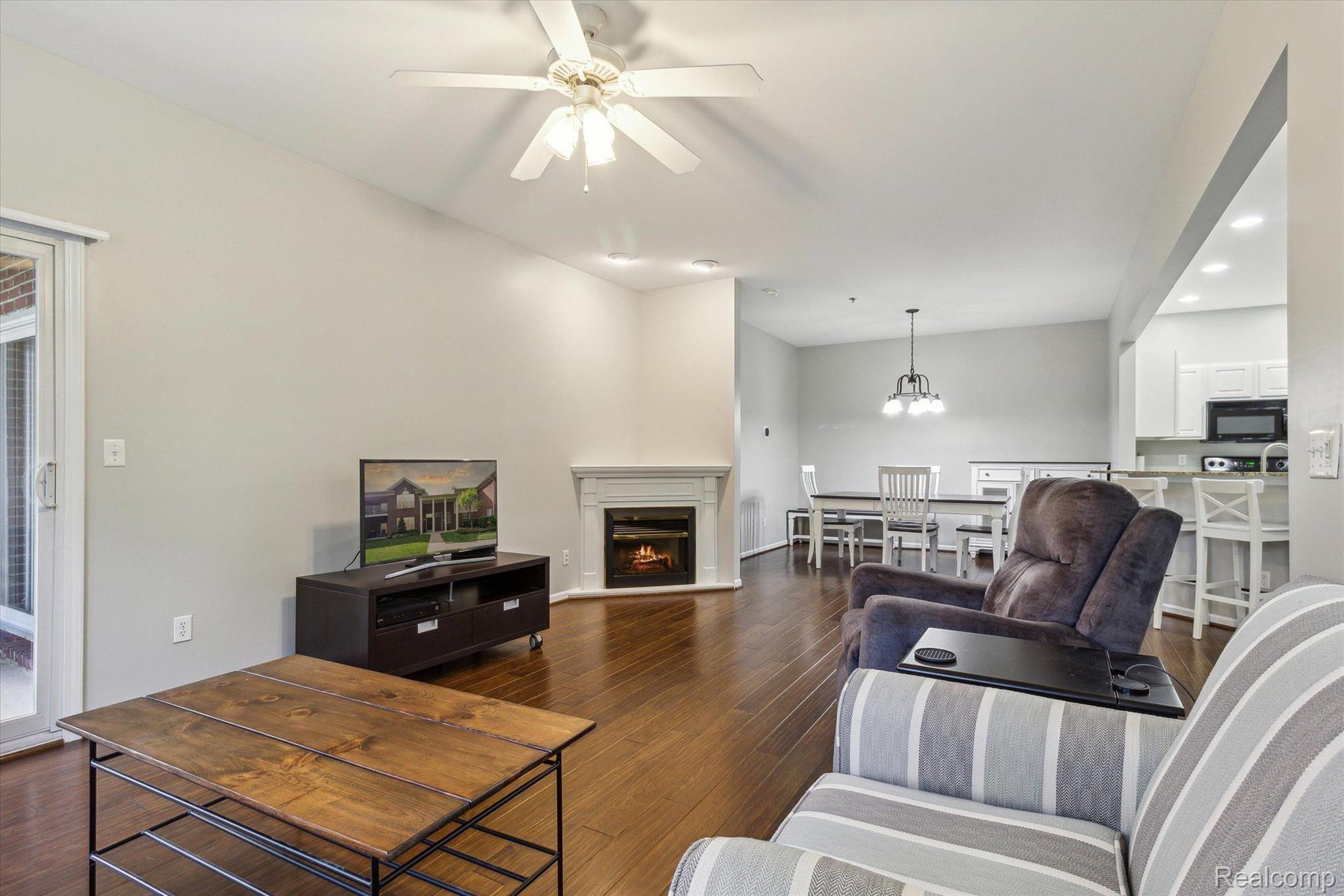 1658 Deepwood Circle Rochester, MI 48307 - Photo 10 of 42 Gallery Image 10