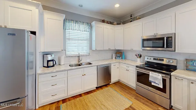 $2,895 | 1215 Ocean View Drive, Gulfport, MS 39507