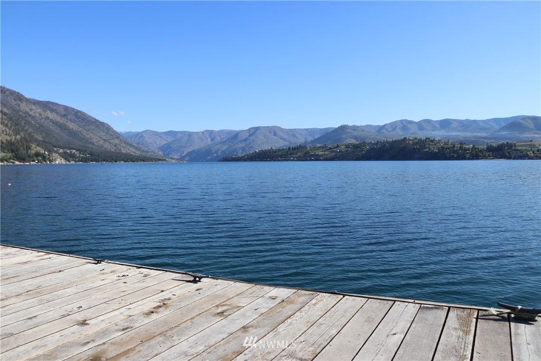 8216 South Lakeshore Road Chelan, WA 98816 - Photo 3 of 12 Gallery Image 3