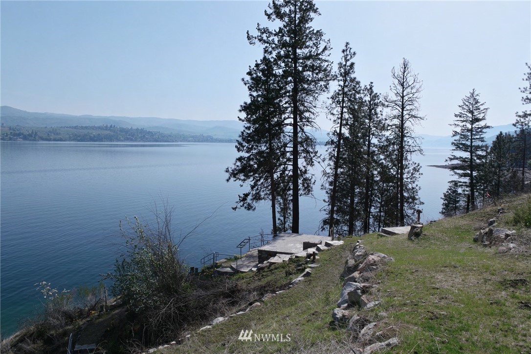 8216 South Lakeshore Road Chelan, WA 98816 - Photo 10 of 12 Gallery Image 10