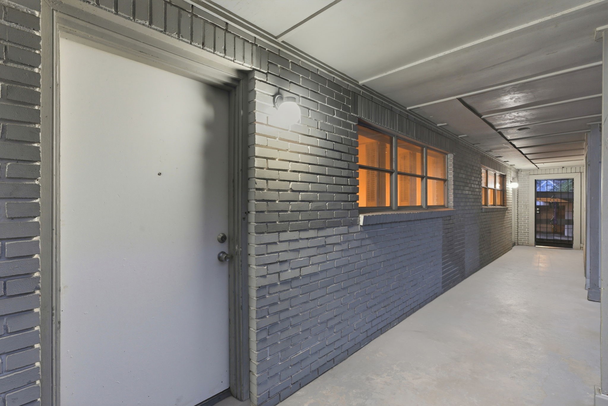 1941 Lexington Street, Unit 6 Houston, TX 77098 - Photo 16 of 50 Downstairs Entryway