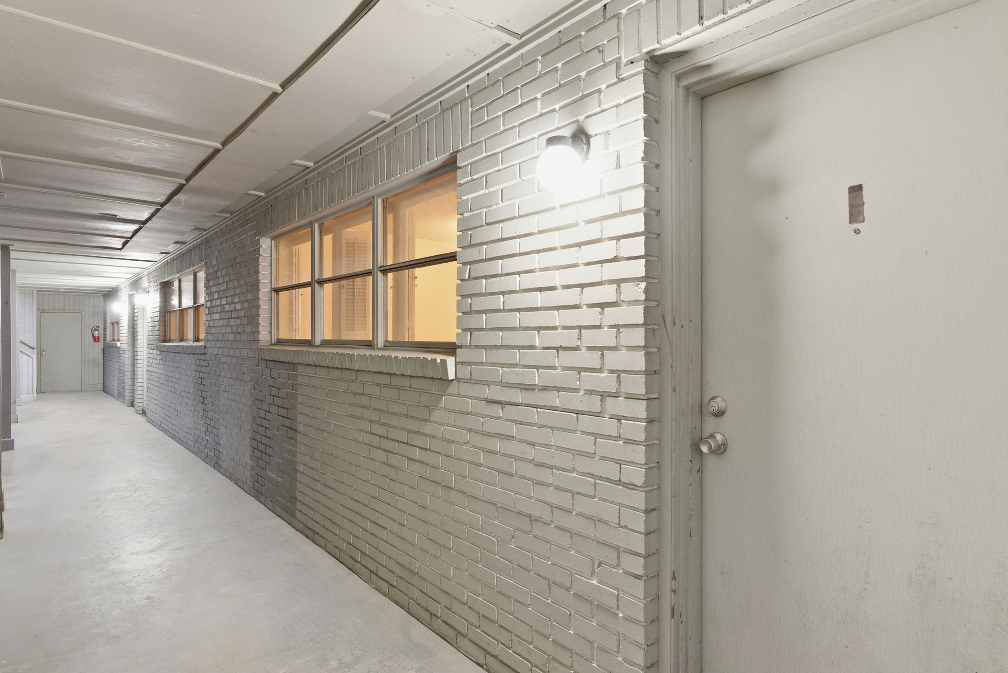 1941 Lexington Street, Unit 6 Houston, TX 77098 - Photo 8 of 50 Downstairs Entryway