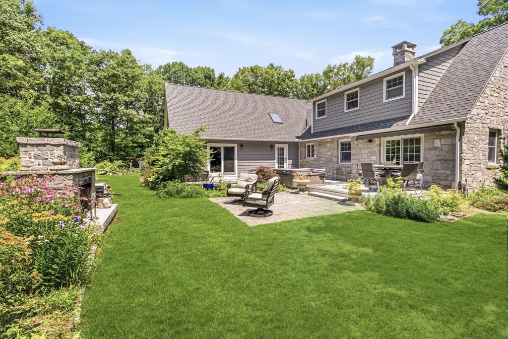 33 Rattle Hill Road Southampton, MA 01073 - Photo 9 of 42