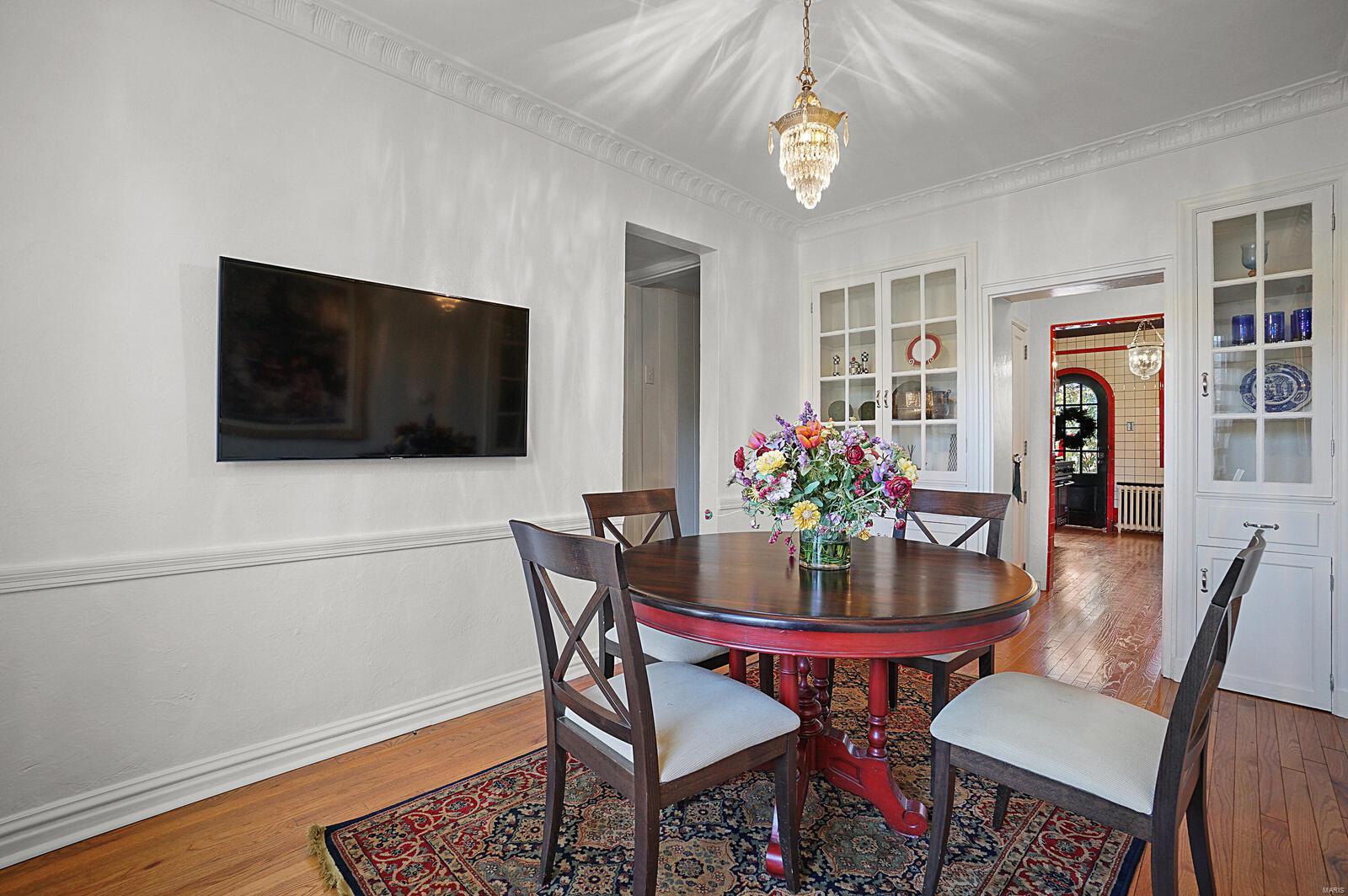 9117 Clayton Road Ladue, MO 63124 - Photo 15 of 50 Gallery Image 15