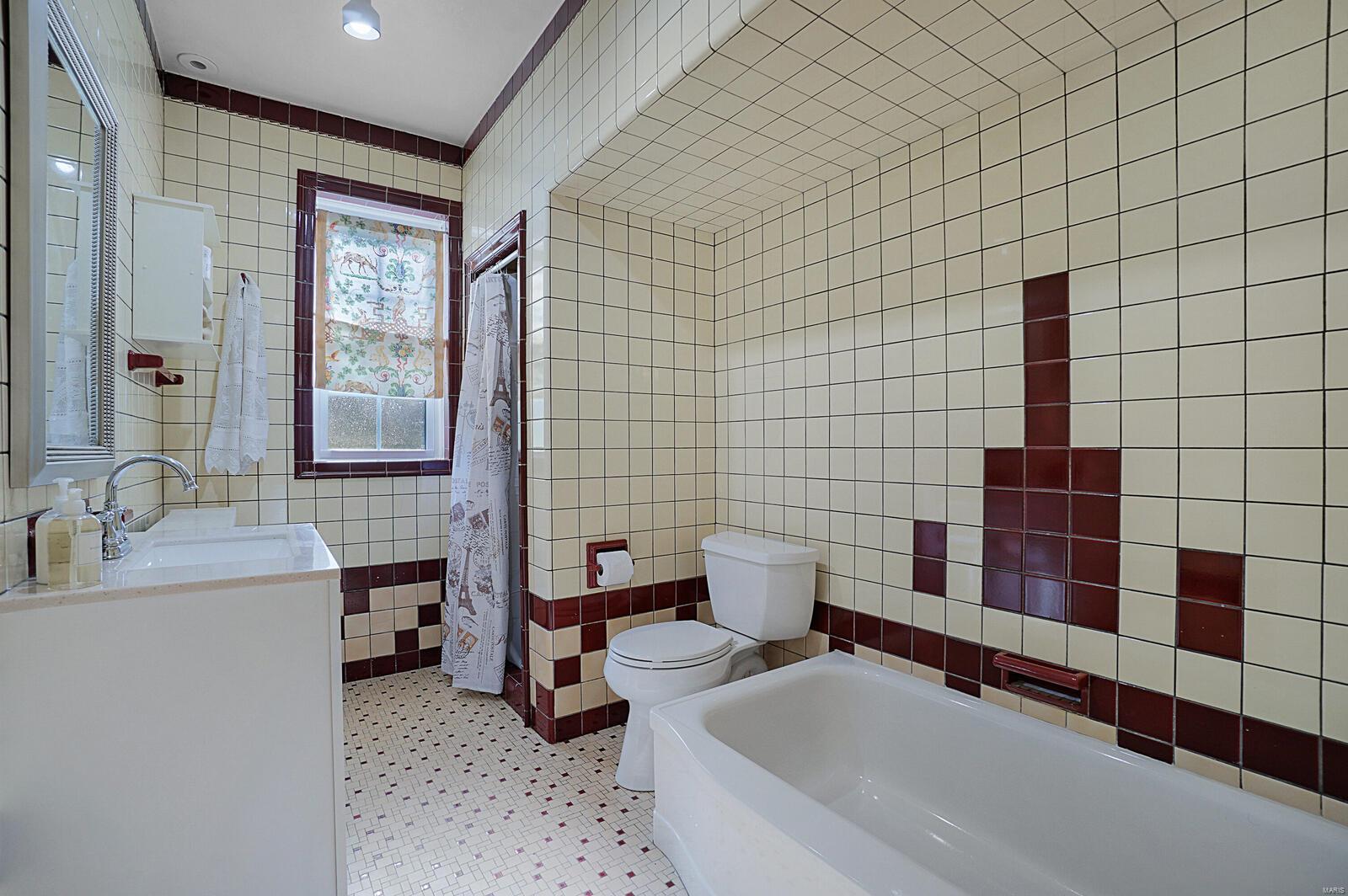 9117 Clayton Road Ladue, MO 63124 - Photo 22 of 50 Gallery Image 22