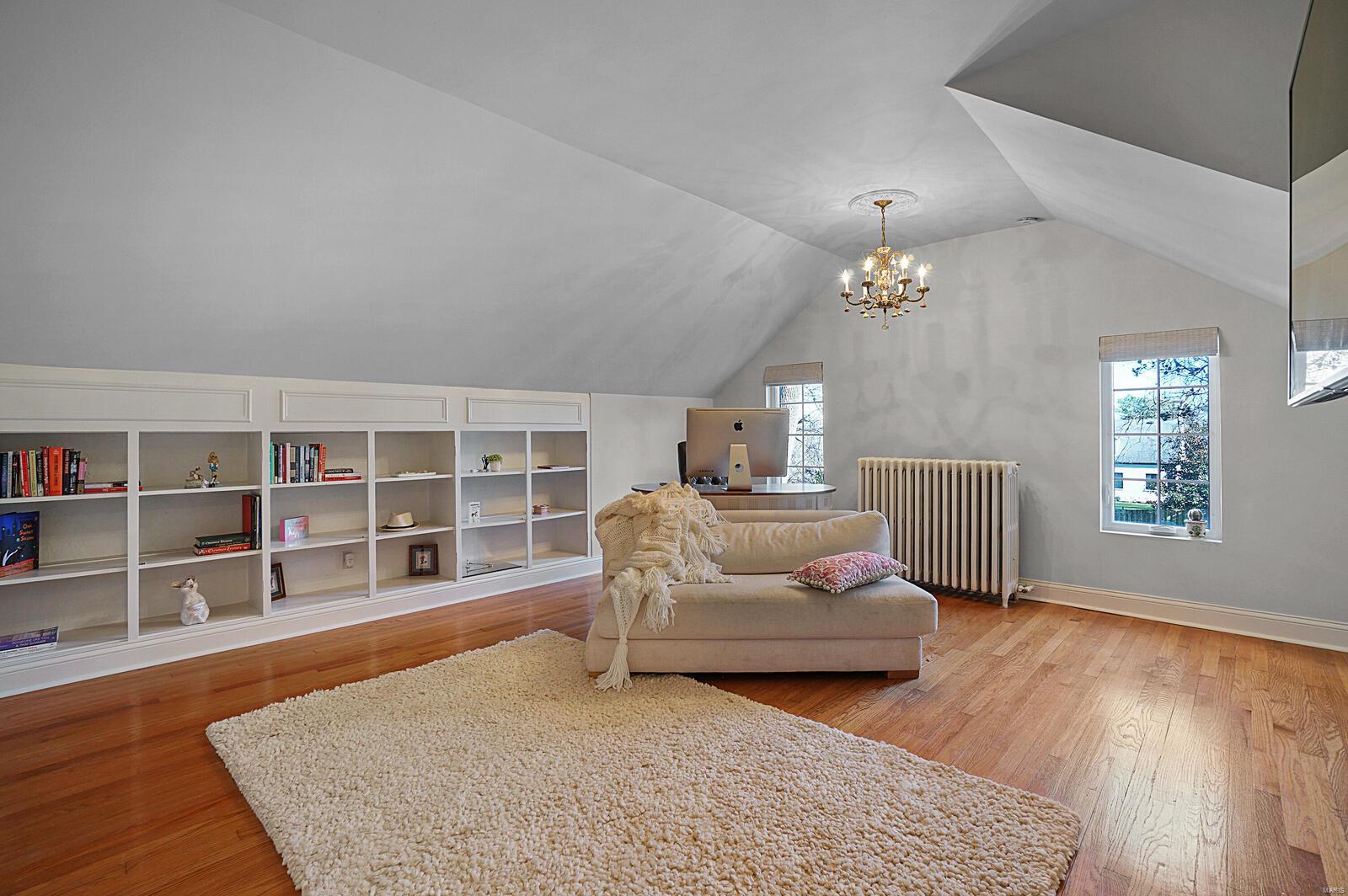 9117 Clayton Road Ladue, MO 63124 - Photo 32 of 50 Gallery Image 32