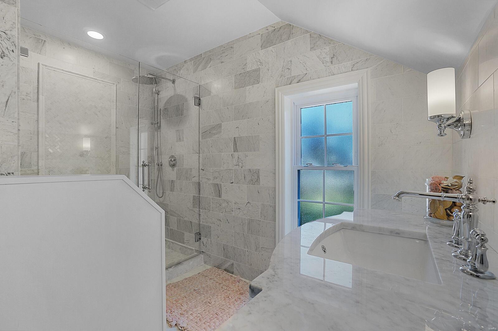 9117 Clayton Road Ladue, MO 63124 - Photo 38 of 50 Gallery Image 38