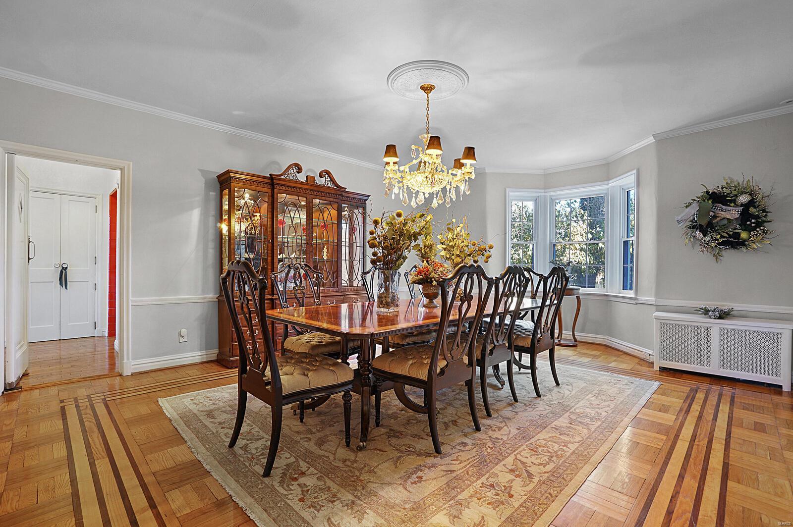 9117 Clayton Road Ladue, MO 63124 - Photo 6 of 50 Gallery Image 6
