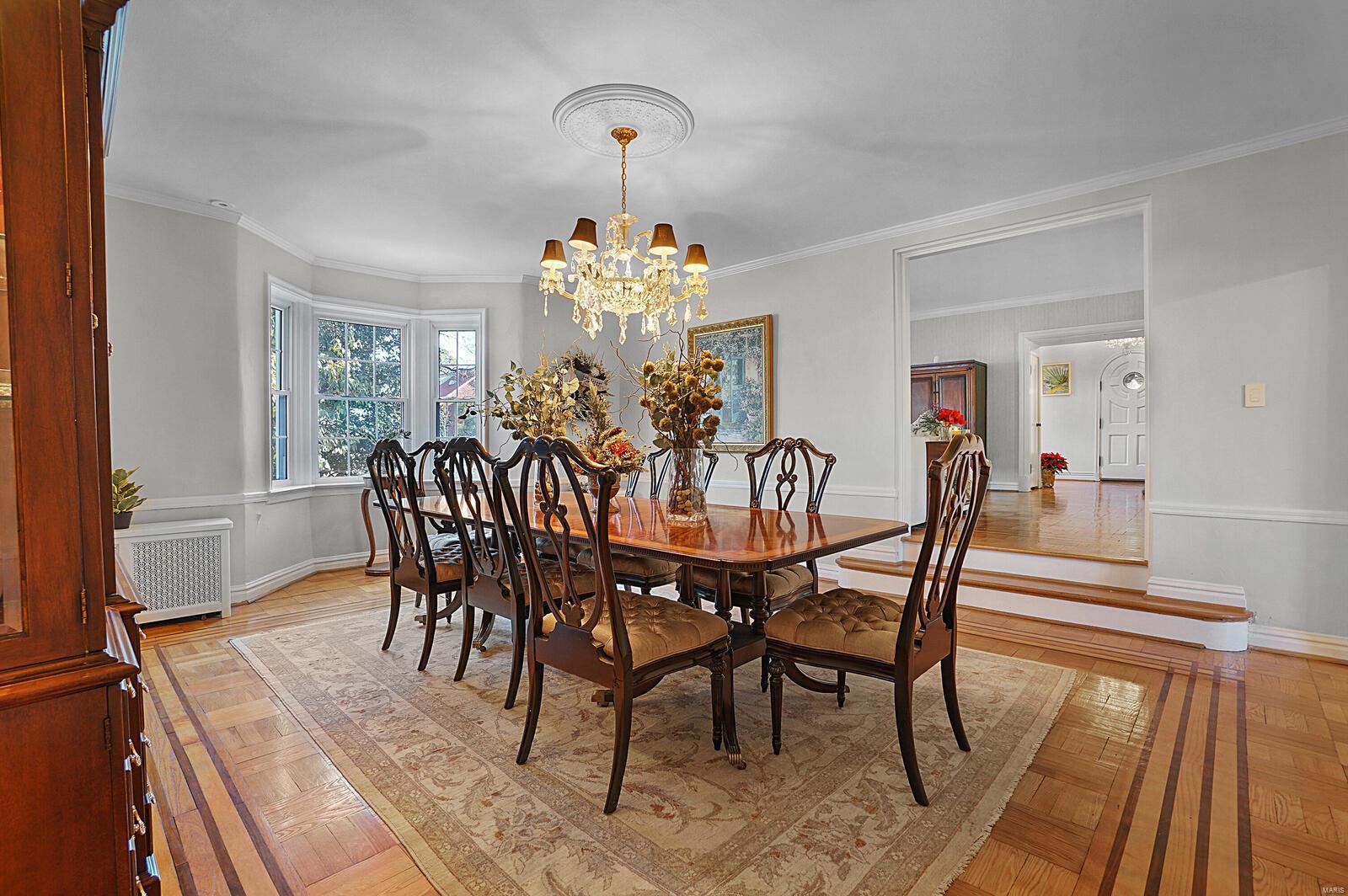 9117 Clayton Road Ladue, MO 63124 - Photo 7 of 50 Gallery Image 7