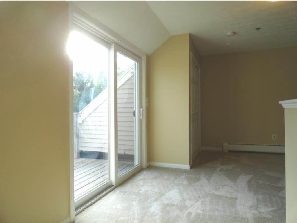 12 Riviera Road, Unit 12 Hudson, NH 03051 - Photo 11 of 13 Gallery Image 11