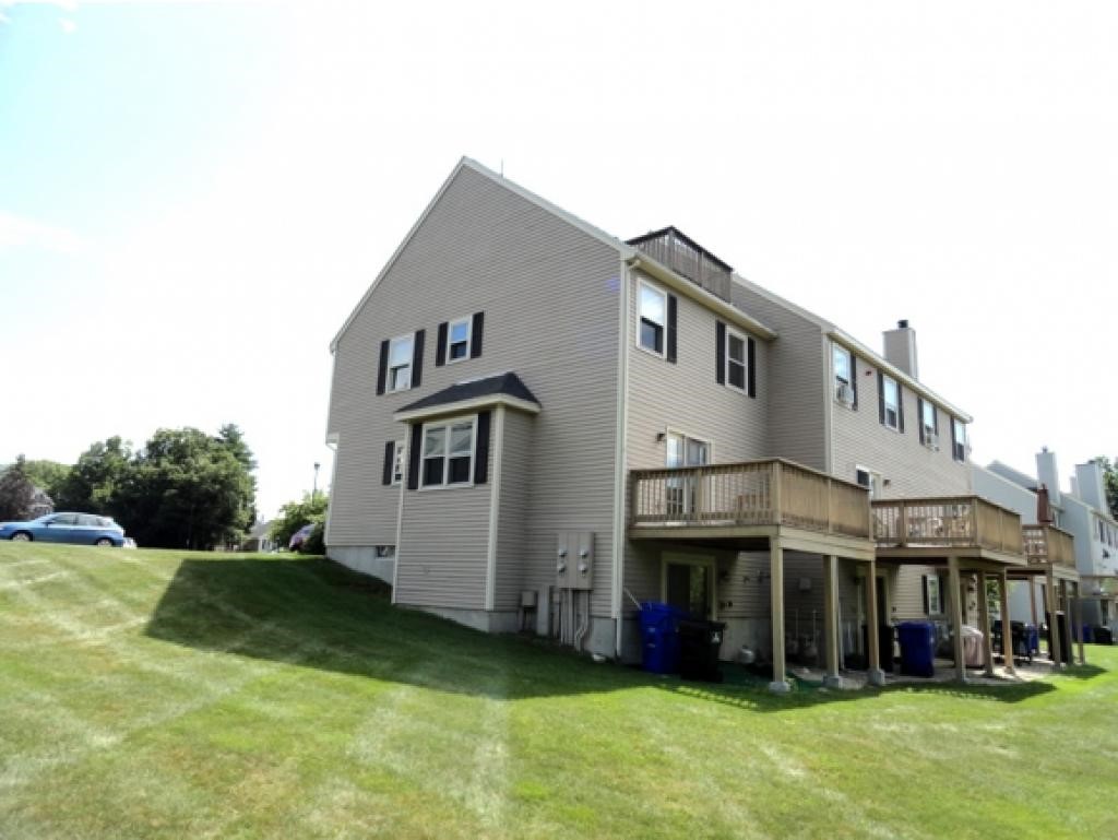 12 Riviera Road, Unit 12 Hudson, NH 03051 - Photo 13 of 13 Gallery Image 13