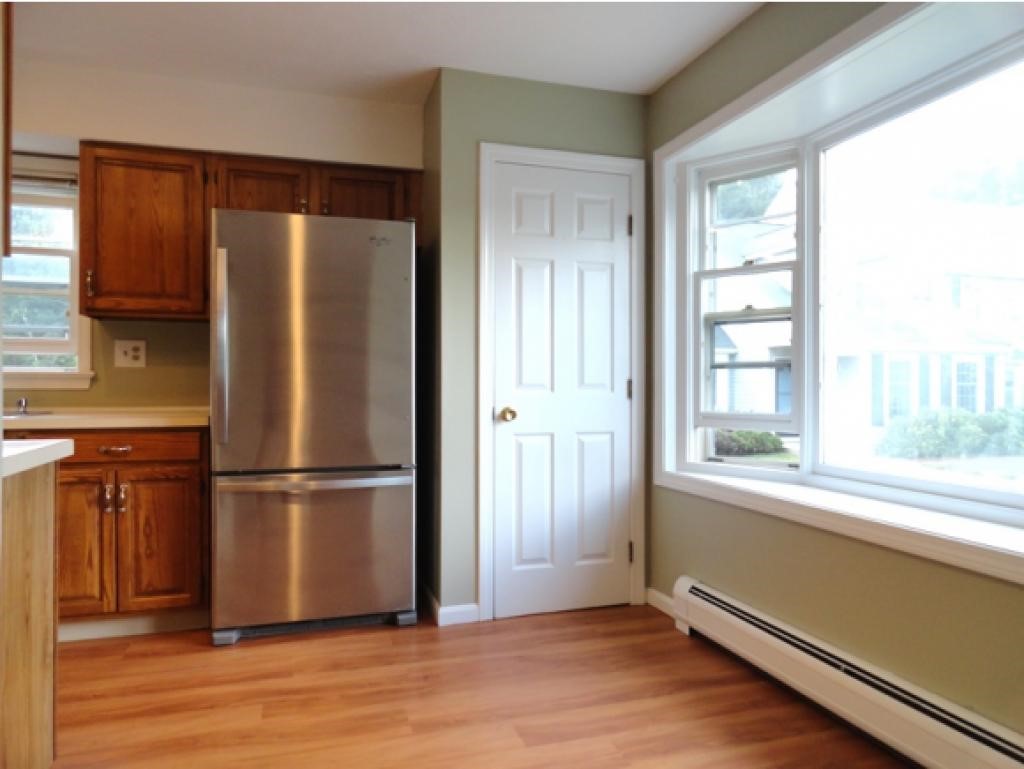 12 Riviera Road, Unit 12 Hudson, NH 03051 - Photo 4 of 13 Gallery Image 4