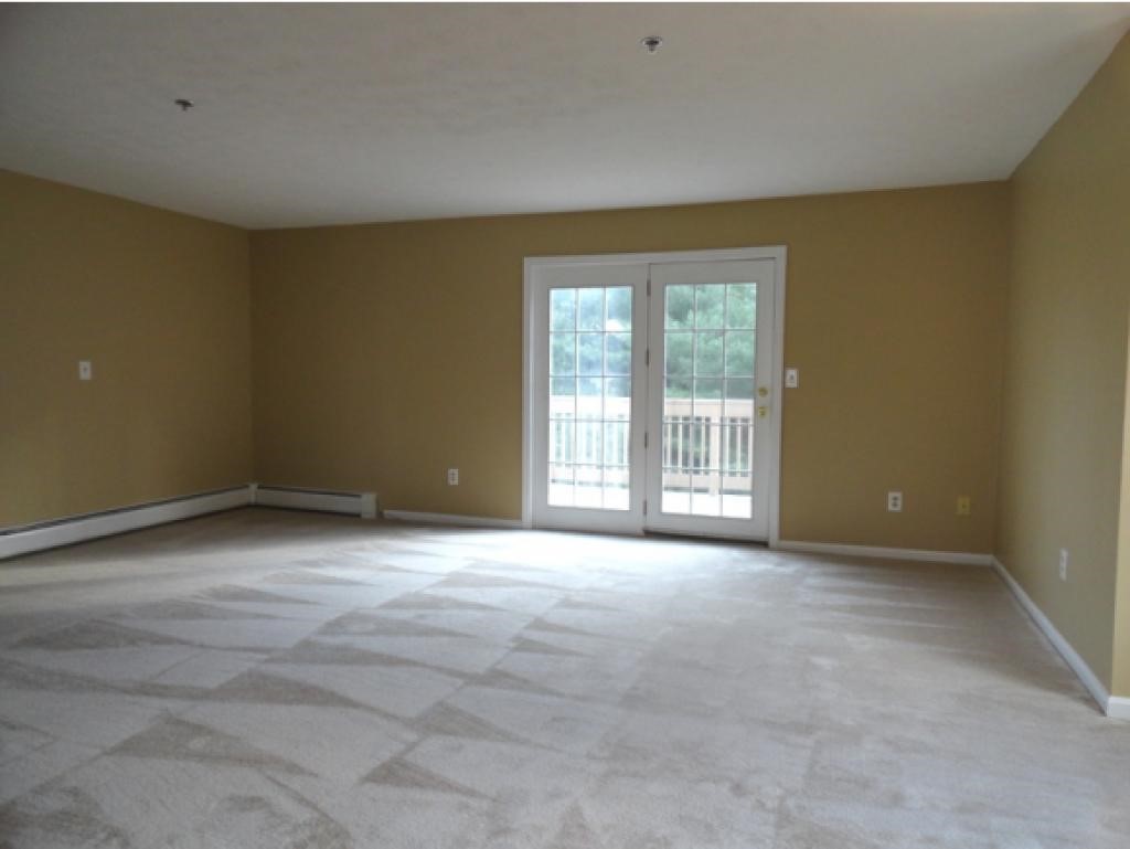 12 Riviera Road, Unit 12 Hudson, NH 03051 - Photo 5 of 13 Gallery Image 5