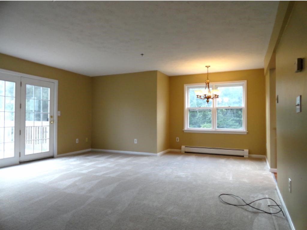 12 Riviera Road, Unit 12 Hudson, NH 03051 - Photo 6 of 13 Gallery Image 6