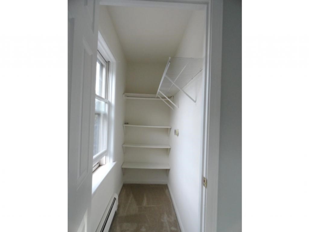 12 Riviera Road, Unit 12 Hudson, NH 03051 - Photo 9 of 13 Gallery Image 9