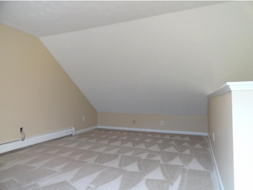 12 Riviera Road, Unit 12 Hudson, NH 03051 - Photo 10 of 13 Gallery Image 10