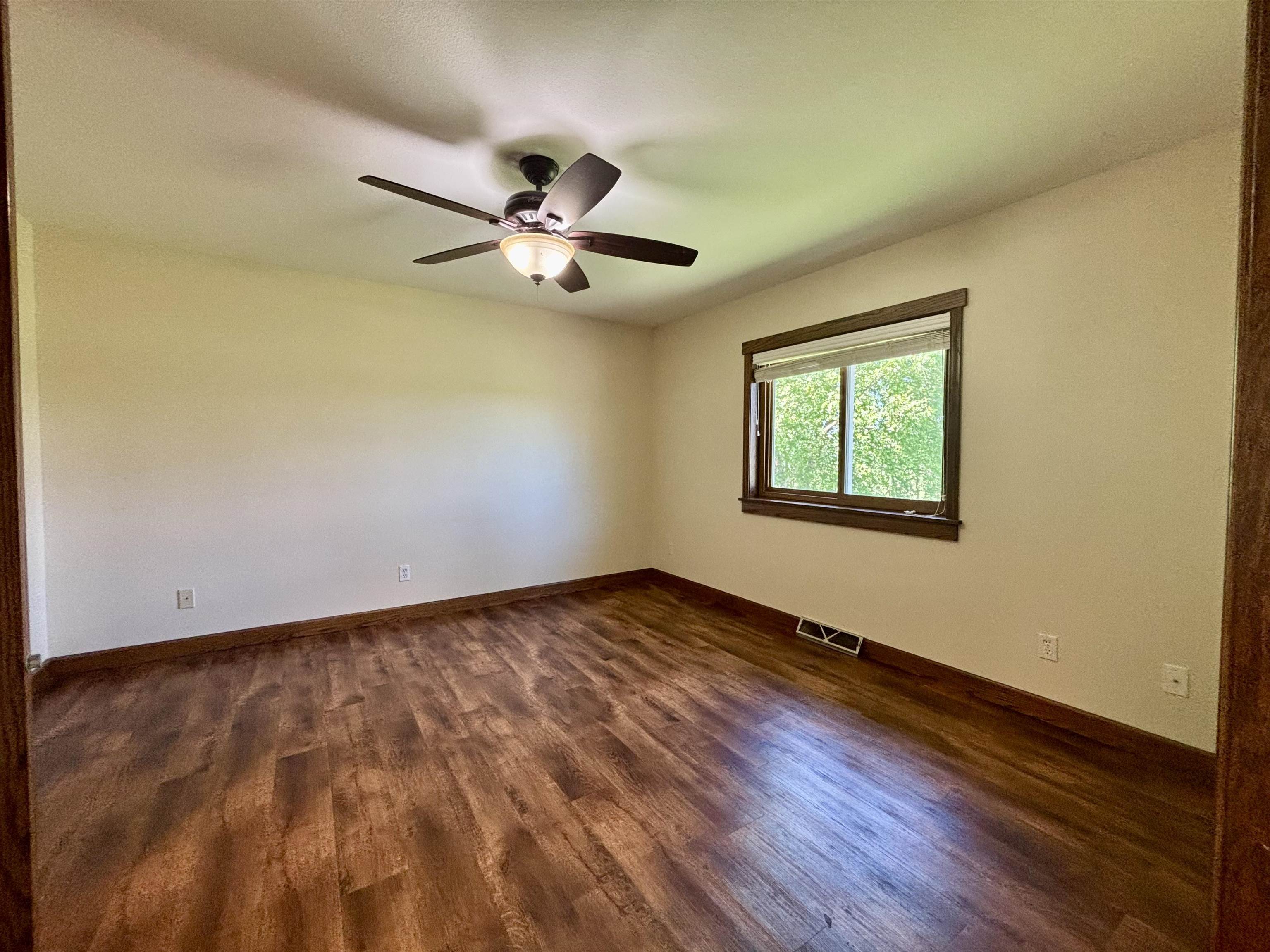 910 Riverview Court Marshall, WI 53559 - Photo 17 of 33