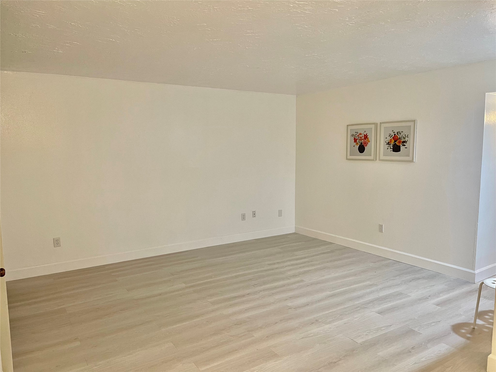 3400 Timmons Lane, Unit 13 Houston, TX 77027 - Photo 20 of 35 wooden floor in a room