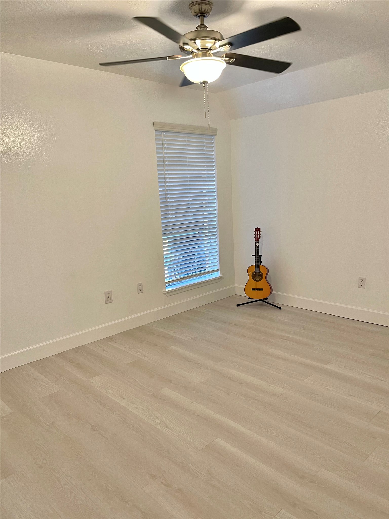 3400 Timmons Lane, Unit 13 Houston, TX 77027 - Photo 27 of 35 a view of a room with gym equipment
