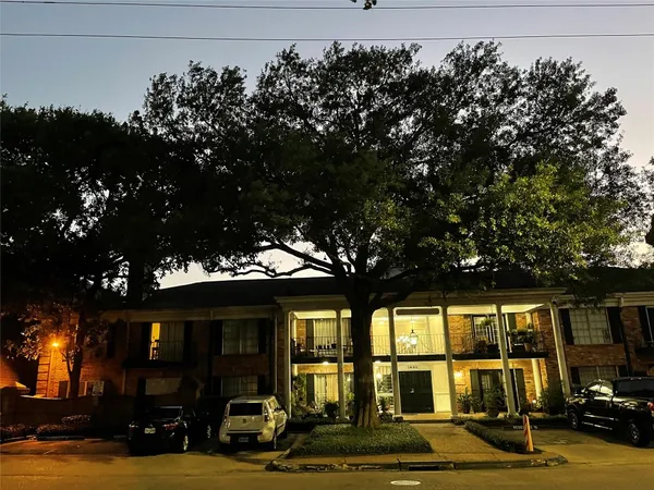 $1,400 | 3400 Timmons Lane, Unit 13, Houston, TX 77027