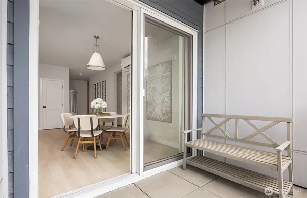 $810,531 | 6949 Northeast 184th Lane, Unit 412, Kenmore, WA 98028