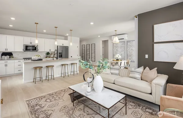 $810,531 | 6949 Northeast 184th Lane, Unit 412, Kenmore, WA 98028