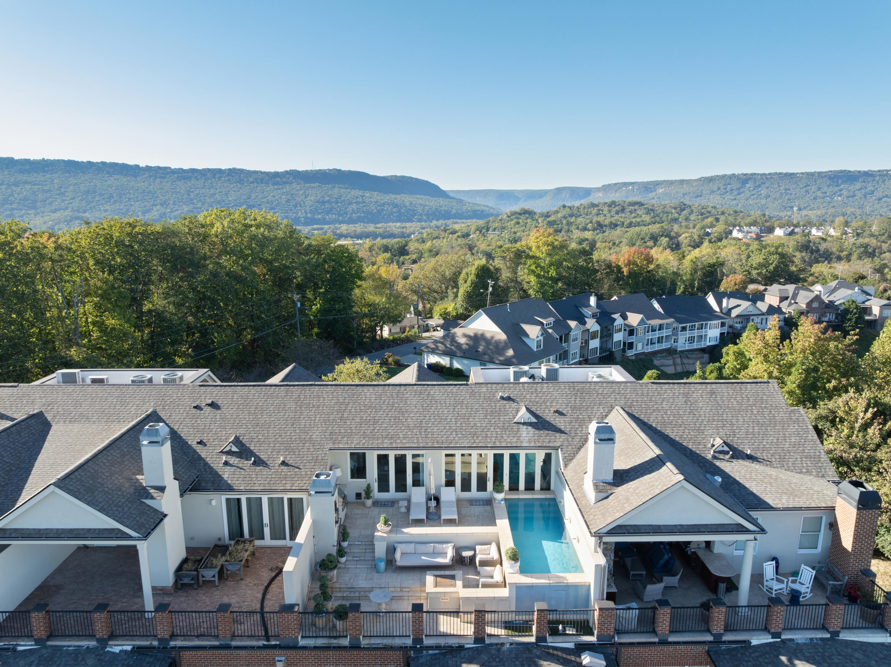 554 Whitehall Road, Unit 124 Chattanooga, TN 37405 - Photo 16 of 80 06 - 554 Whitehall_124 - Drone