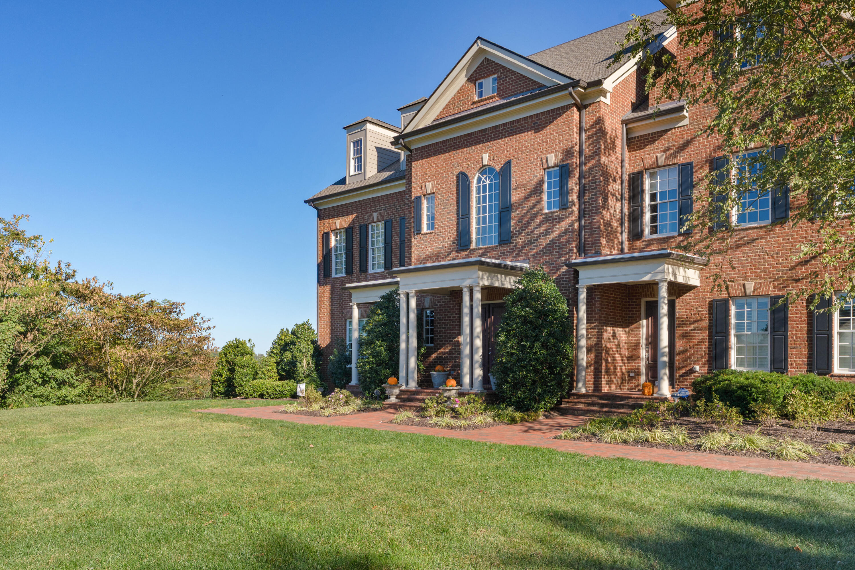 554 Whitehall Road, Unit 124 Chattanooga, TN 37405 - Photo 19 of 80 17 - 554 Whitehall_124 - Exterior