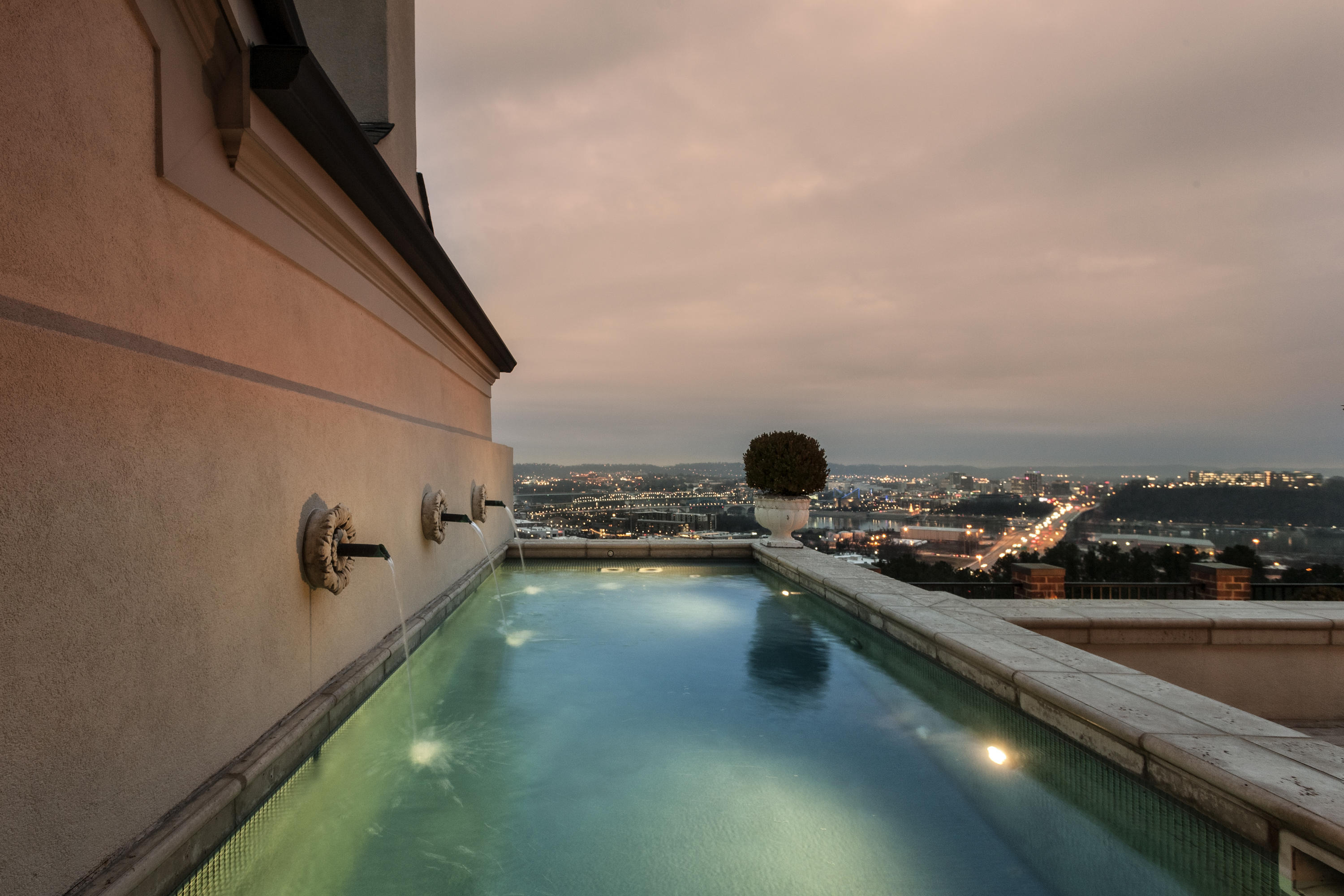 554 Whitehall Road, Unit 124 Chattanooga, TN 37405 - Photo 3 of 80 pool dusk 1